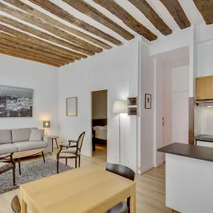 https://appartements-services-les-appartements-du-louvre.fr-paris.fr